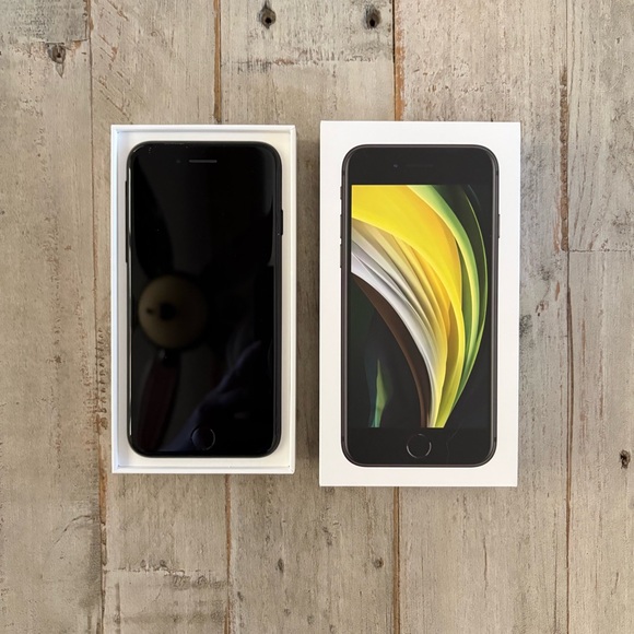 iPhone SE - Picture 3 of 7